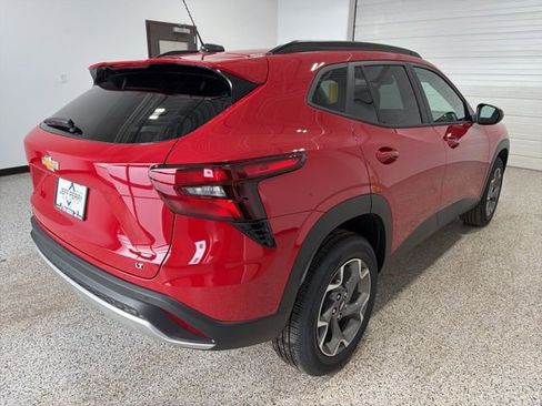 New 2026 Chevrolet Trax LT w/ Sunroof Package image 4