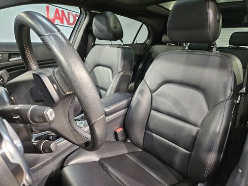 Used 2018 Mercedes-Benz GLA 250 image 24