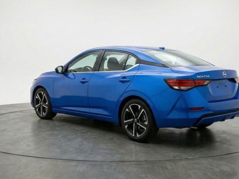 Used 2025 Nissan Sentra SV FWD image 6