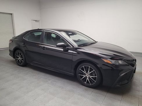 Used 2022 Toyota Camry SE FWD image 11