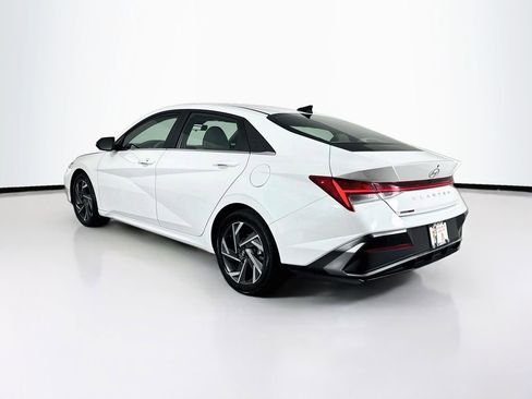 Used 2025 Hyundai Elantra SEL FWD image 7