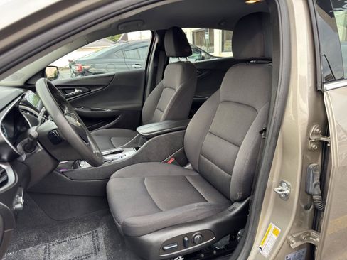 Used 2022 Chevrolet Malibu LT FWD image 19