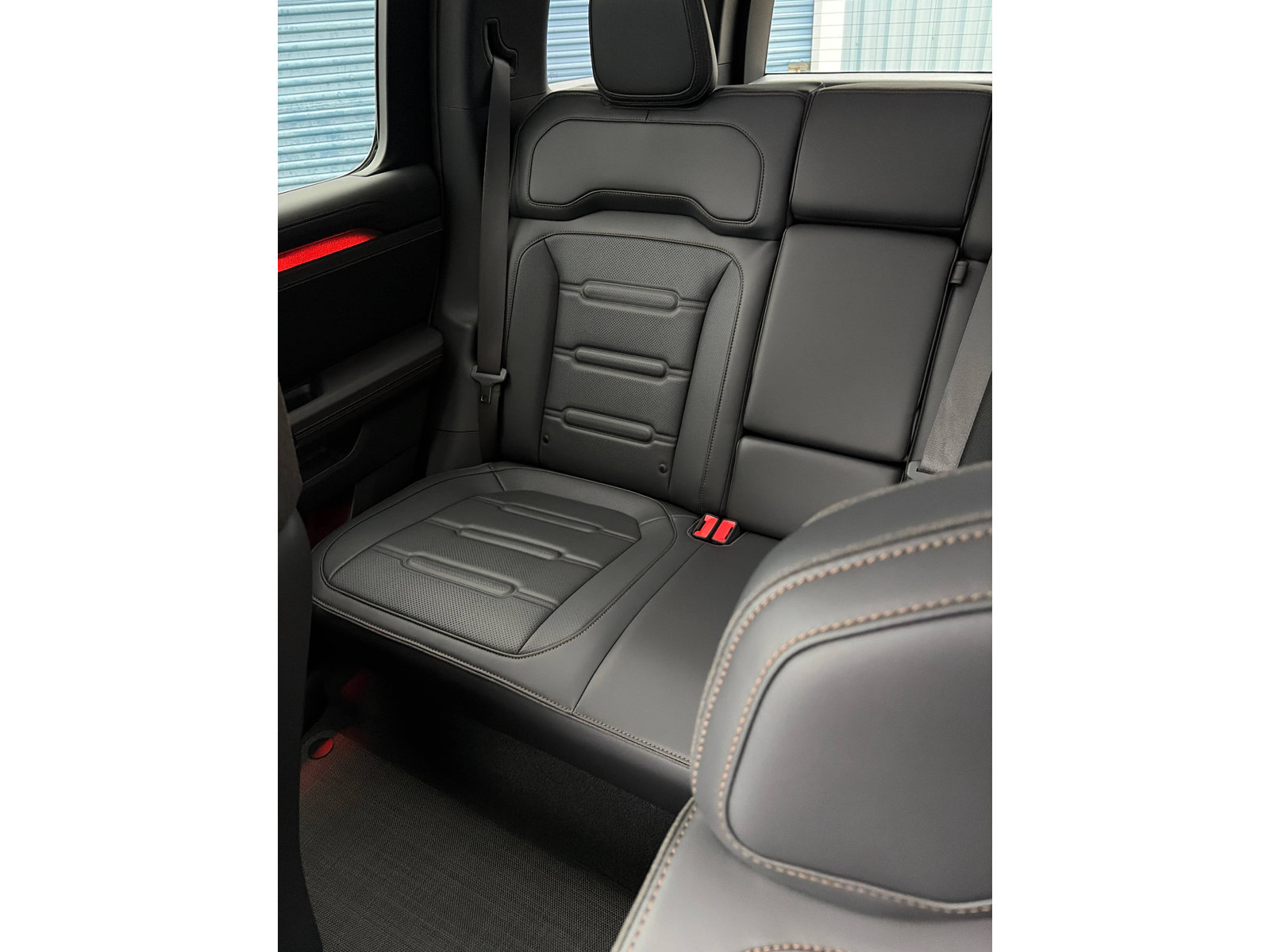 Used 2027 Rivian R2 Performance Dual AWD/4WD image 6