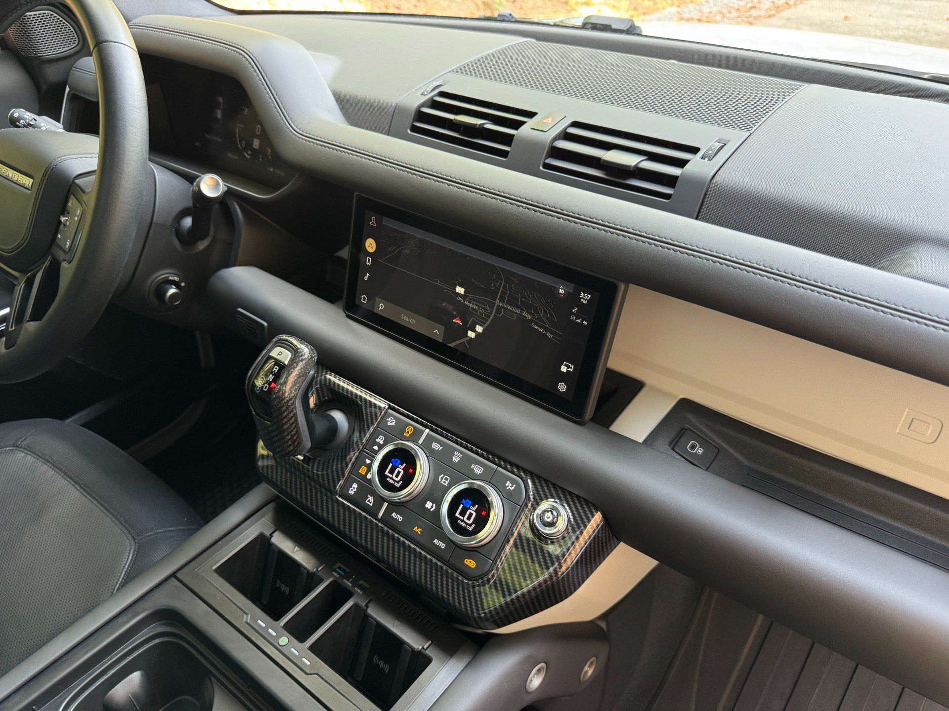 Used 2023 Land Rover Defender 110 X-Dynamic SE AWD/4WD image 29