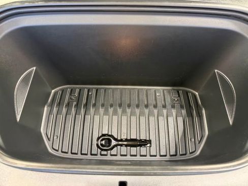 Used 2021 Tesla Model Y Long Range image 40