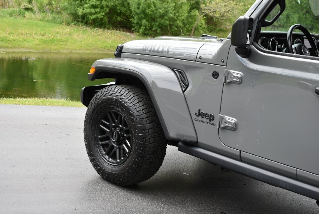 Used 2021 Jeep Gladiator Sport AWD/4WD image 9