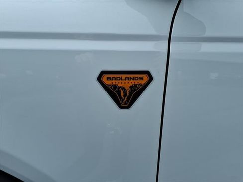 New 2025 Ford Bronco Badlands image 5