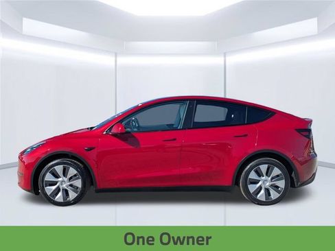 Used 2022 Tesla Model Y Long Range AWD/4WD image 2