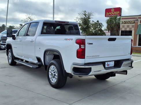 Used 2025 Chevrolet Silverado 2500 LT w/ Convenience Package AWD/4WD image 2