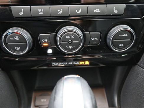 Used 2020 Volkswagen Passat 2.0T SE w/ Sunroof Package image 32