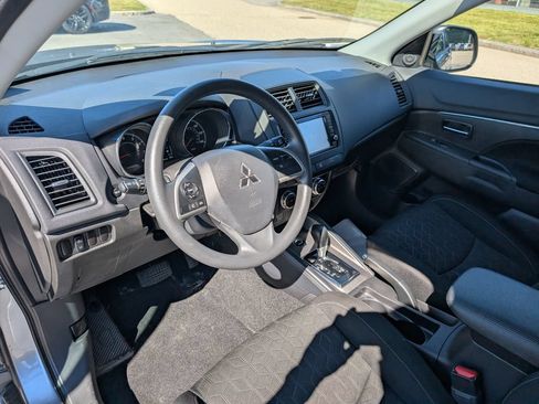 Used 2025 Mitsubishi Outlander Sport AWD image 16
