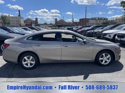 Used 2023 Chevrolet Malibu LT FWD image 3