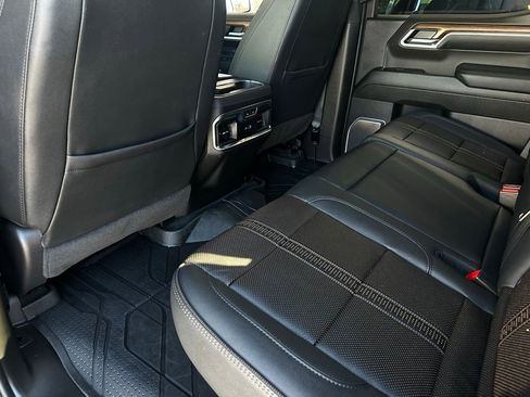 Used 2025 Chevrolet Silverado 1500 High Country image 15