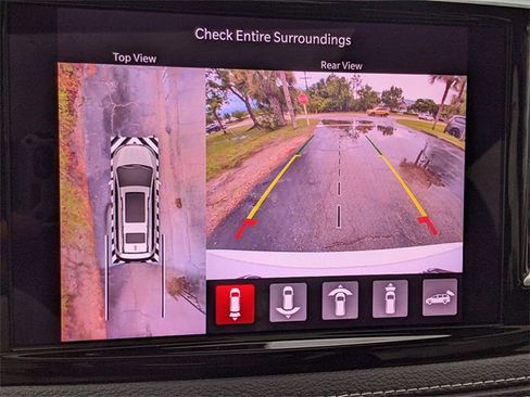 Used 2023 Chrysler Pacifica Limited image 26