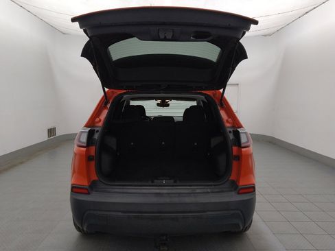 Used 2021 Jeep Cherokee Latitude FWD image 29