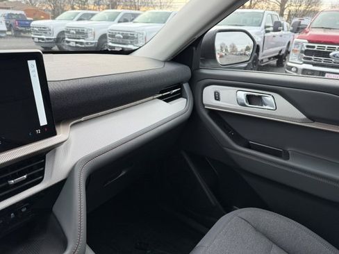 New 2026 Ford Explorer Active RWD image 20