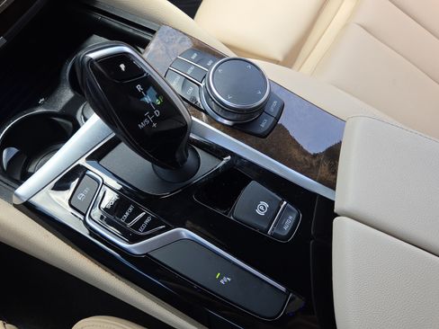Used 2020 BMW 530i w/ Convenience Package RWD image 33