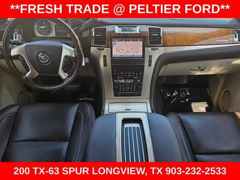 Used 2013 Cadillac Escalade Platinum RWD image 22
