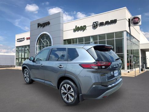 Used 2022 Nissan Rogue SV FWD image 3