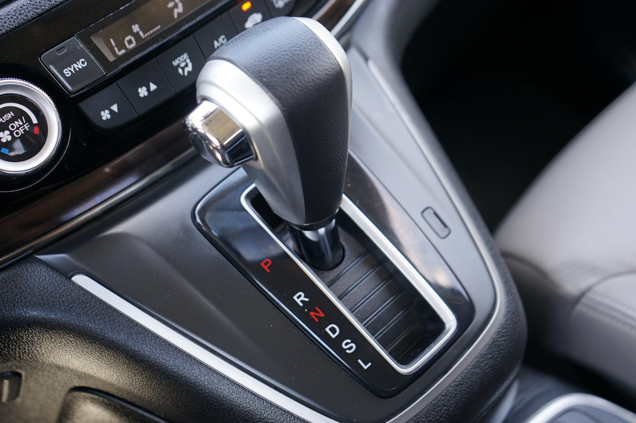 Used 2015 Honda CR-V EX-L image 17