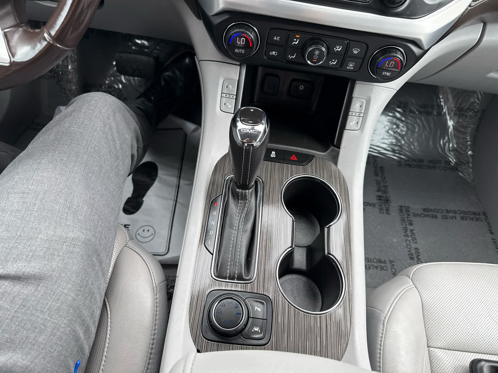 Used 2019 GMC Acadia SLT AWD/4WD image 25