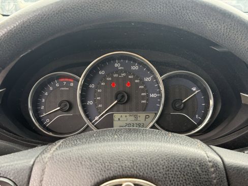 Used 2015 Toyota Corolla LE FWD image 18