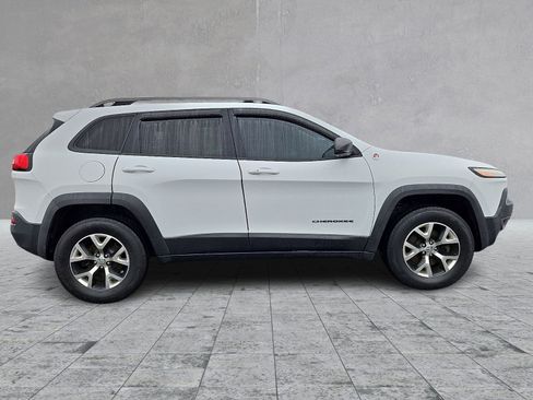 Used 2015 Jeep Cherokee Trailhawk w/ Comfort/Convenience Group image 12