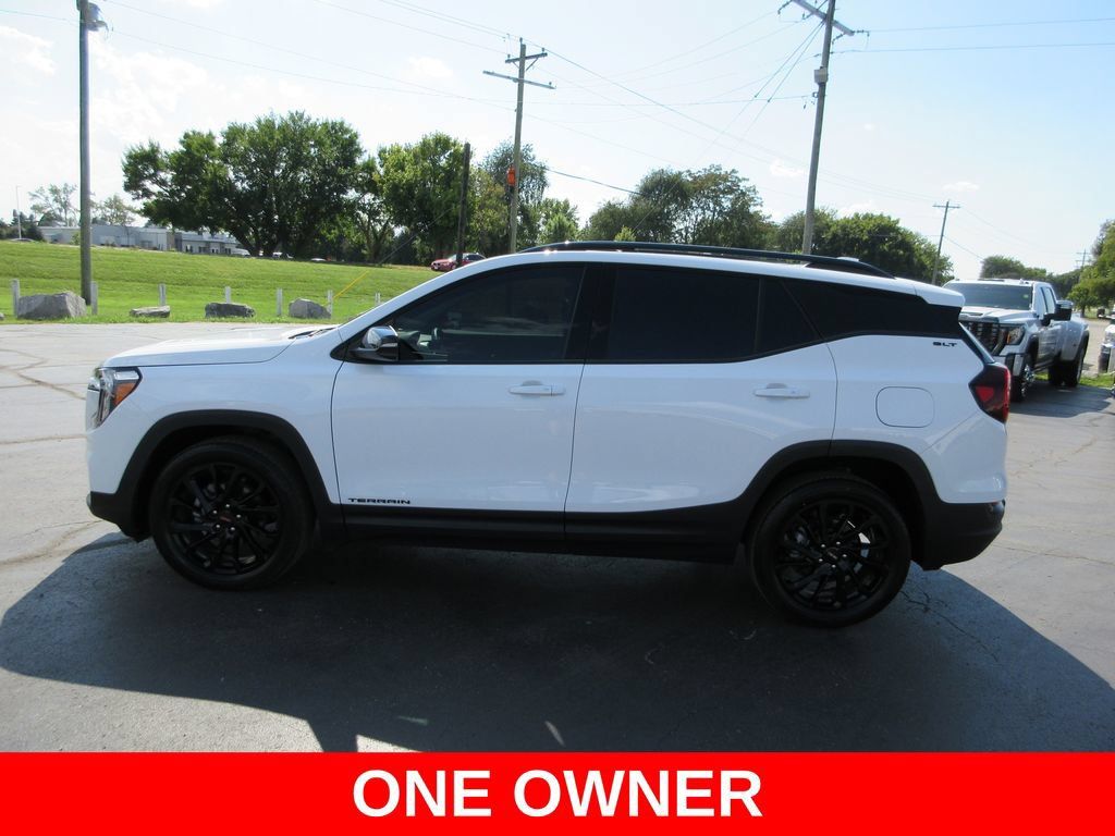 Certified 2024 GMC Terrain SLT w/ Elevation Edition AWD/4WD image 10