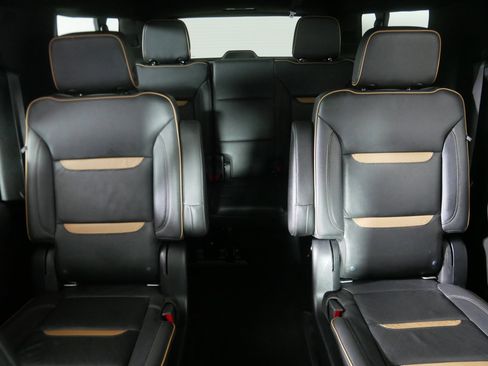 Used 2021 GMC Yukon XL AT4 w/ AT4 Premium Package image 13