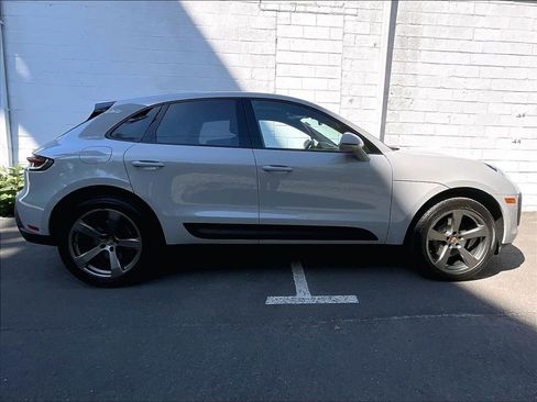 Certified 2023 Porsche Macan AWD/4WD image 6