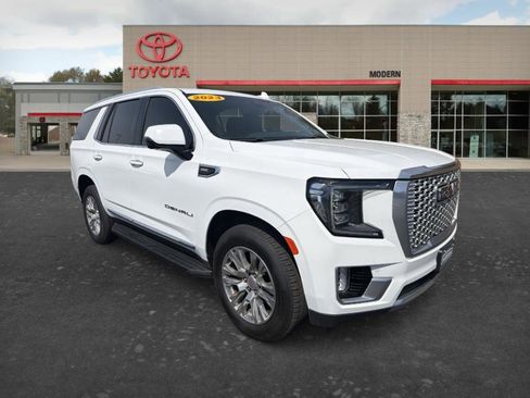 Used 2023 GMC Yukon Denali image 3