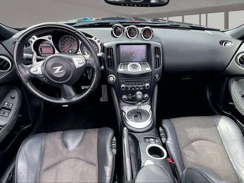 Used 2016 Nissan 370Z Touring Sport RWD image 17