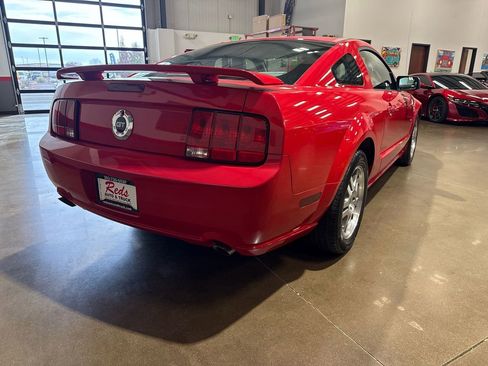 Used 2005 Ford Mustang GT Premium image 15