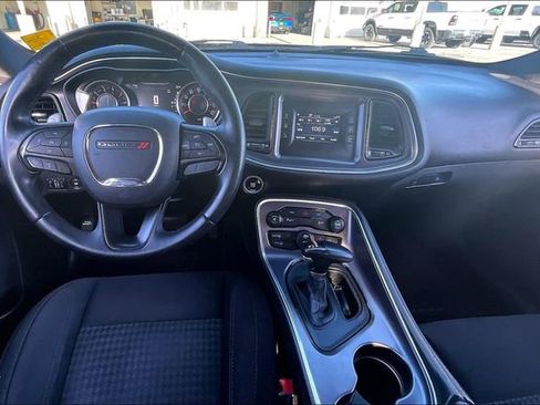 Used 2015 Dodge Challenger SXT w/ Driver Convenience Group image 7