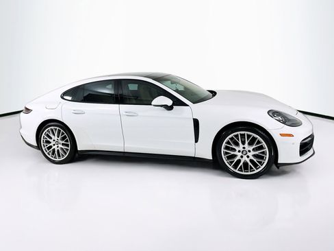 Used 2021 Porsche Panamera 4 image 9