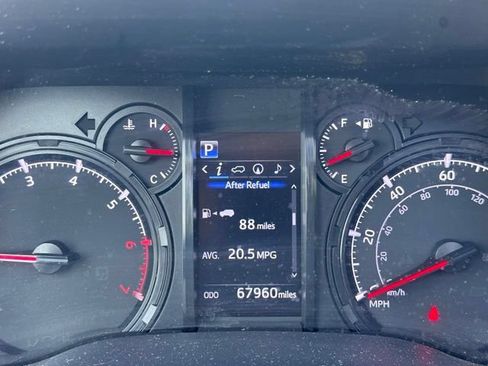 Used 2022 Toyota 4Runner SR5 Premium w/ Moonroof Package AWD/4WD image 14