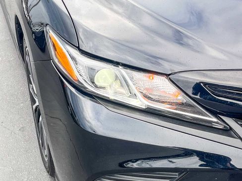 Used 2020 Toyota Camry SE image 7