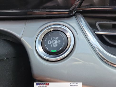 Used 2025 Chevrolet Trax LT FWD image 28