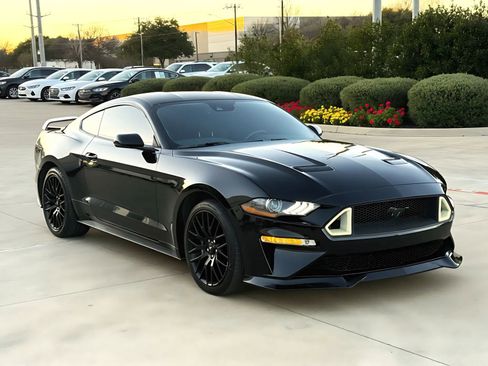 Used 2019 Ford Mustang GT Premium w/ Equipment Group 401A image 7