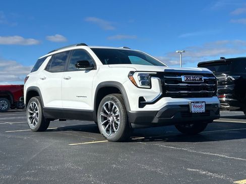 New 2026 GMC Terrain Elevation w/ Elevation Premium Package AWD/4WD image 2