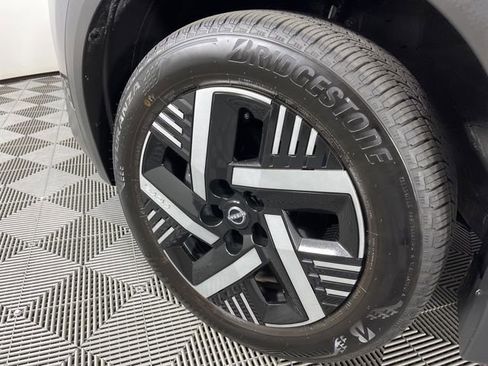 Certified 2025 Nissan Kicks SV FWD image 13