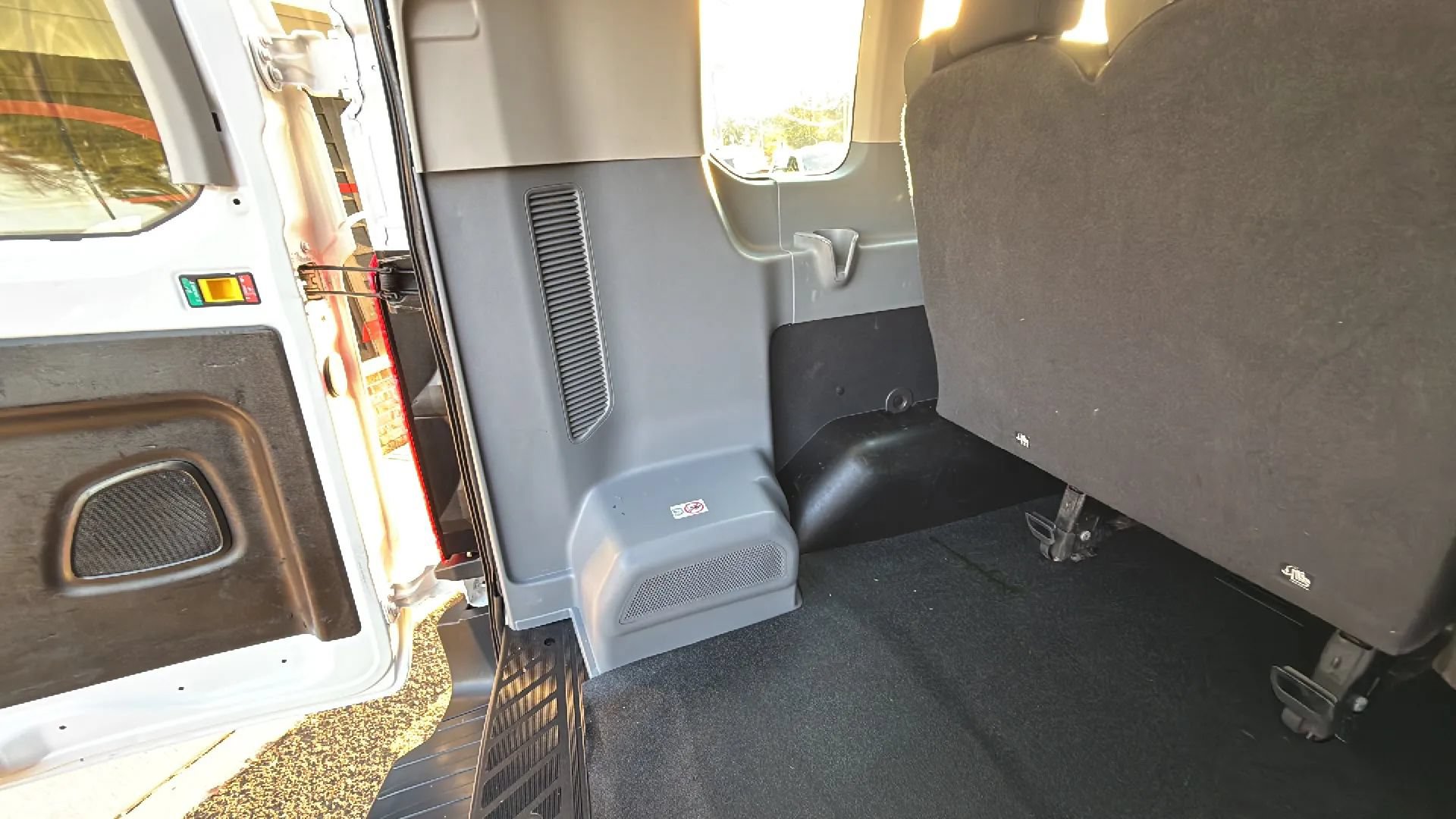 Used 2018 Ford Transit 350 XL RWD image 39