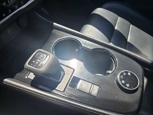 Used 2023 Nissan Rogue SL AWD/4WD image 32