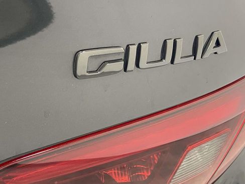 Used 2023 Alfa Romeo Giulia Estrema image 13