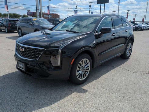 Used 2024 Cadillac XT4 Premium Luxury FWD image 4