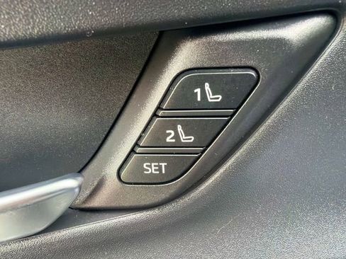 Used 2024 Toyota Prius Limited image 20