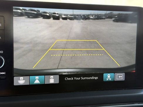 Used 2023 Honda Pilot Touring image 11