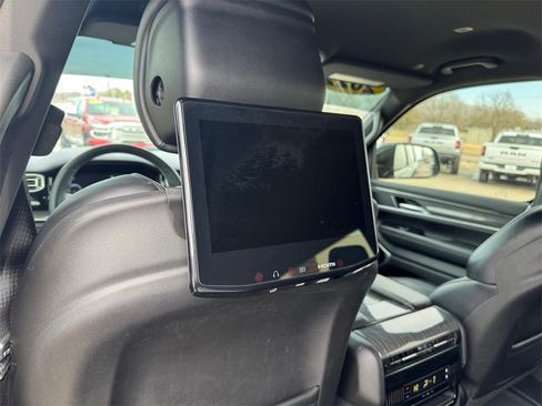 Used 2022 Jeep Wagoneer Series II w/ Rear Seat Video Group 1 image 12