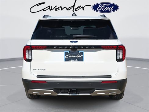 New 2025 Ford Explorer Active w/ Active Comfort Package image 6