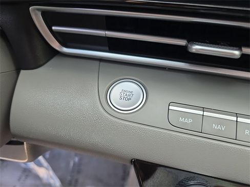 Used 2023 Hyundai Elantra SEL w/ Convenience Package image 25